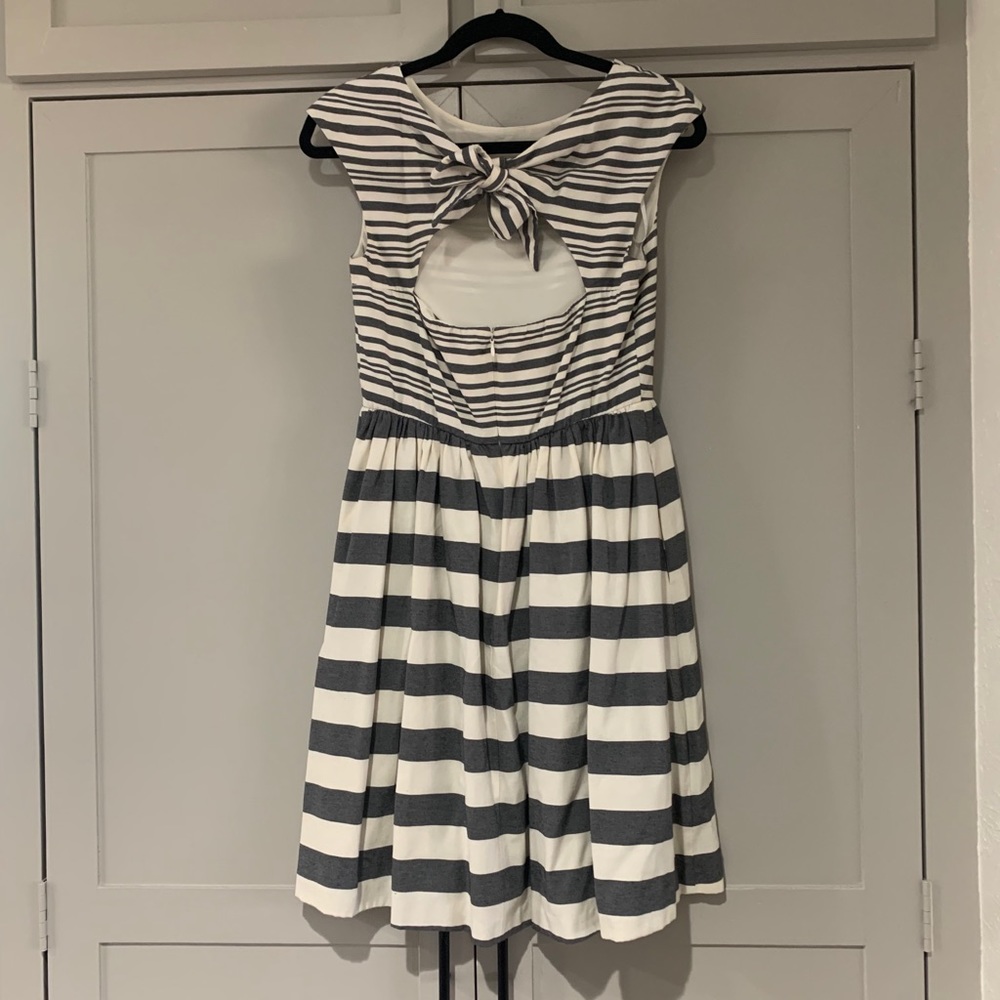 Donna Morgan Bow Back Dress